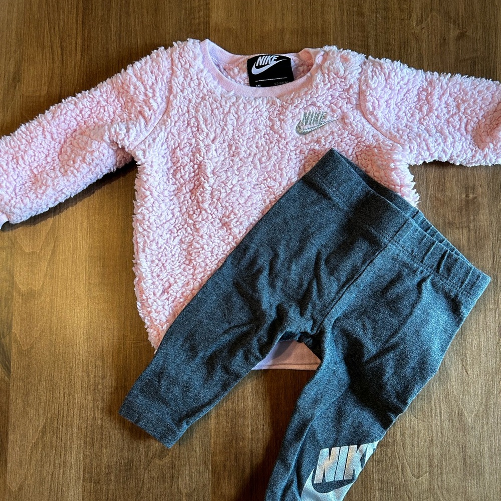 Nike Sherpa Sweatshirt and Leggings Outfit